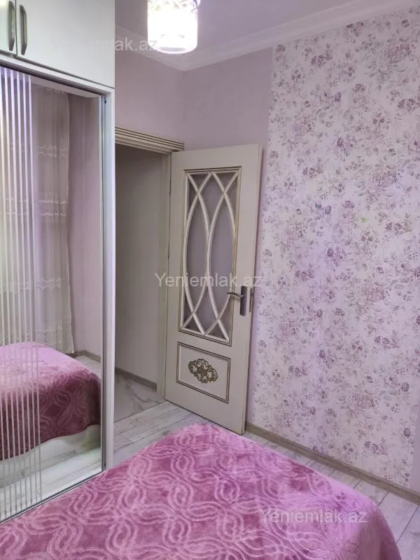 Satılır 4 otaqlı köhnə tikili 100 m²