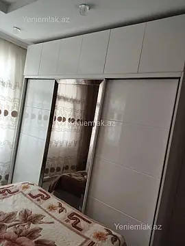 Satılır 4 otaqlı köhnə tikili 100 m²