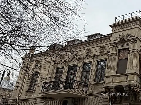 Satılır 7 otaqlı köhnə tikili 450 m² — Bakı, Nəsimi 7 otaq 450.00 m²