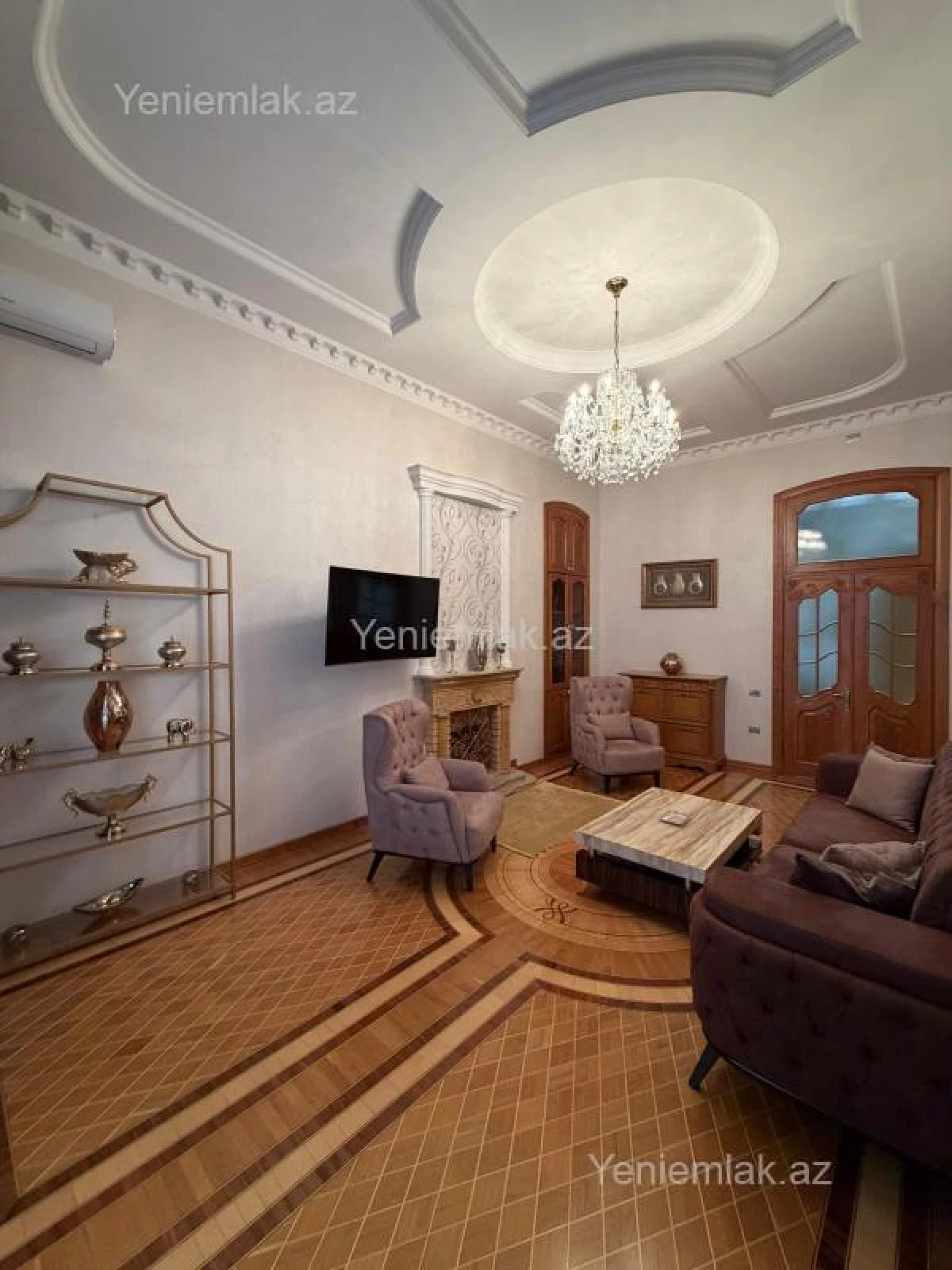Satılır 7 otaqlı köhnə tikili 450 m²