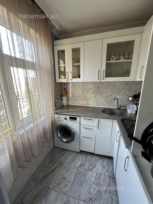 Satılır 2 otaqlı köhnə tikili 55 m²