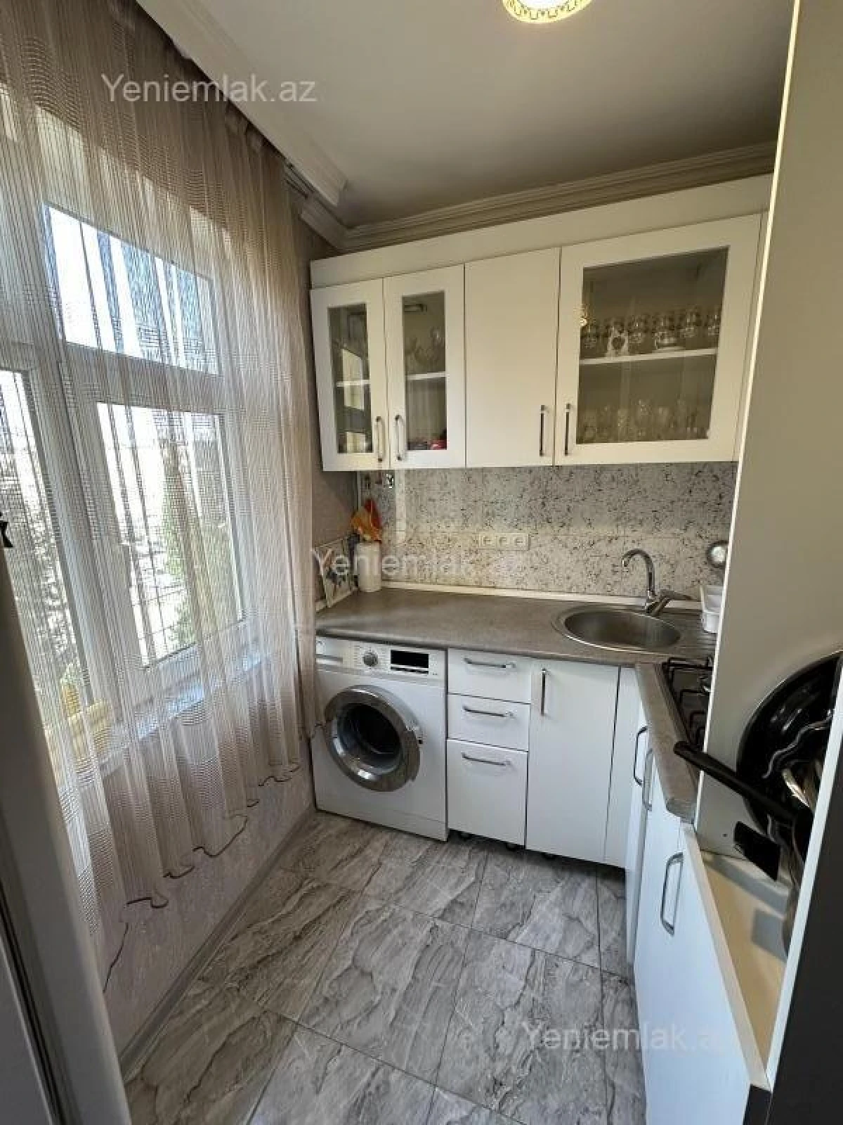 Satılır 2 otaqlı köhnə tikili 55 m²