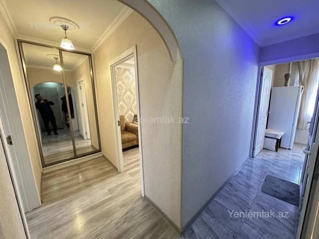 Satılır 2 otaqlı köhnə tikili 55 m²