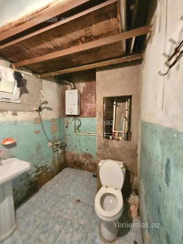Satılır 1 otaqlı köhnə tikili 40 m²