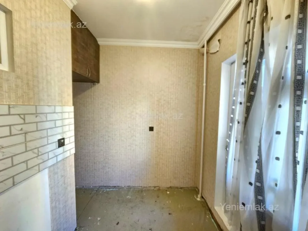 Satılır 1 otaqlı köhnə tikili 40 m²