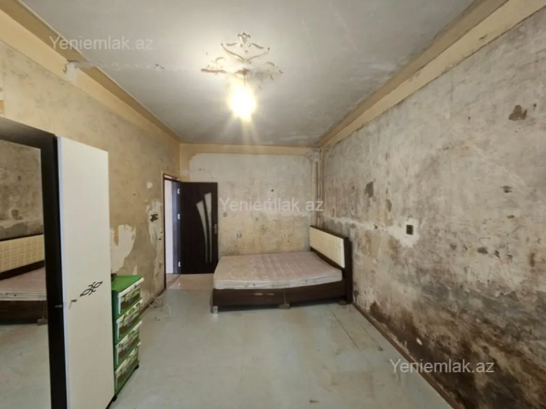 Satılır 1 otaqlı köhnə tikili 40 m²