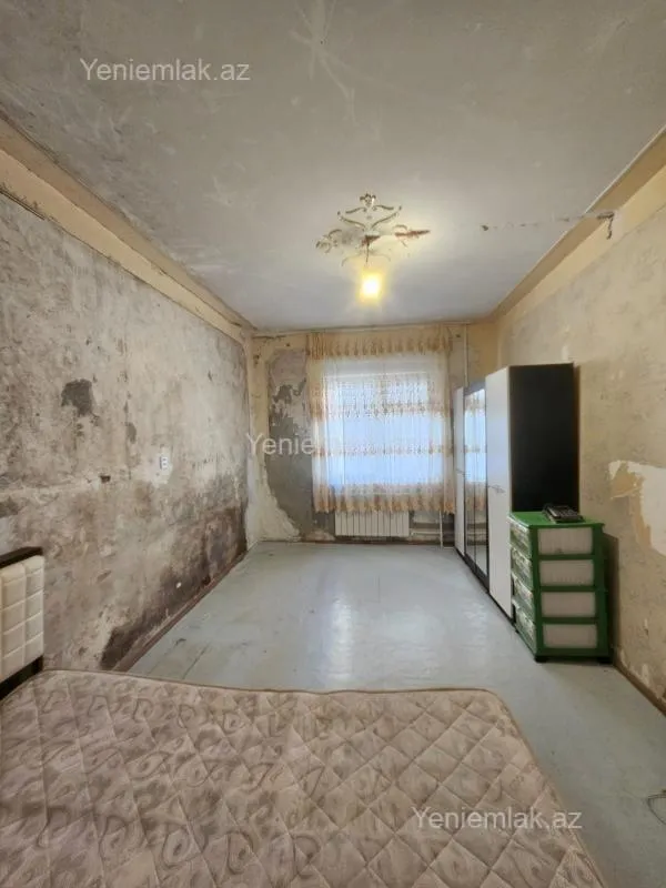 Satılır 1 otaqlı köhnə tikili 40 m²