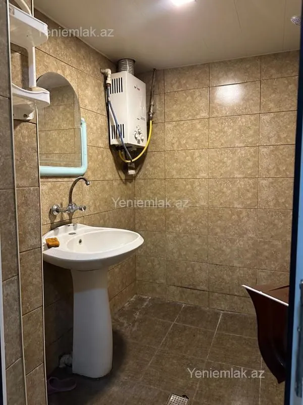 Kirayə verilir 1 otaqlı köhnə tikili 38 m²