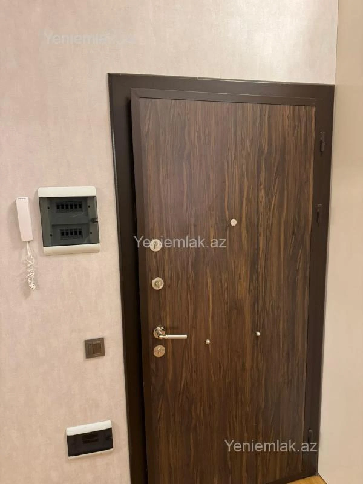 Satılır 2 otaqlı yeni tikili 75 m²