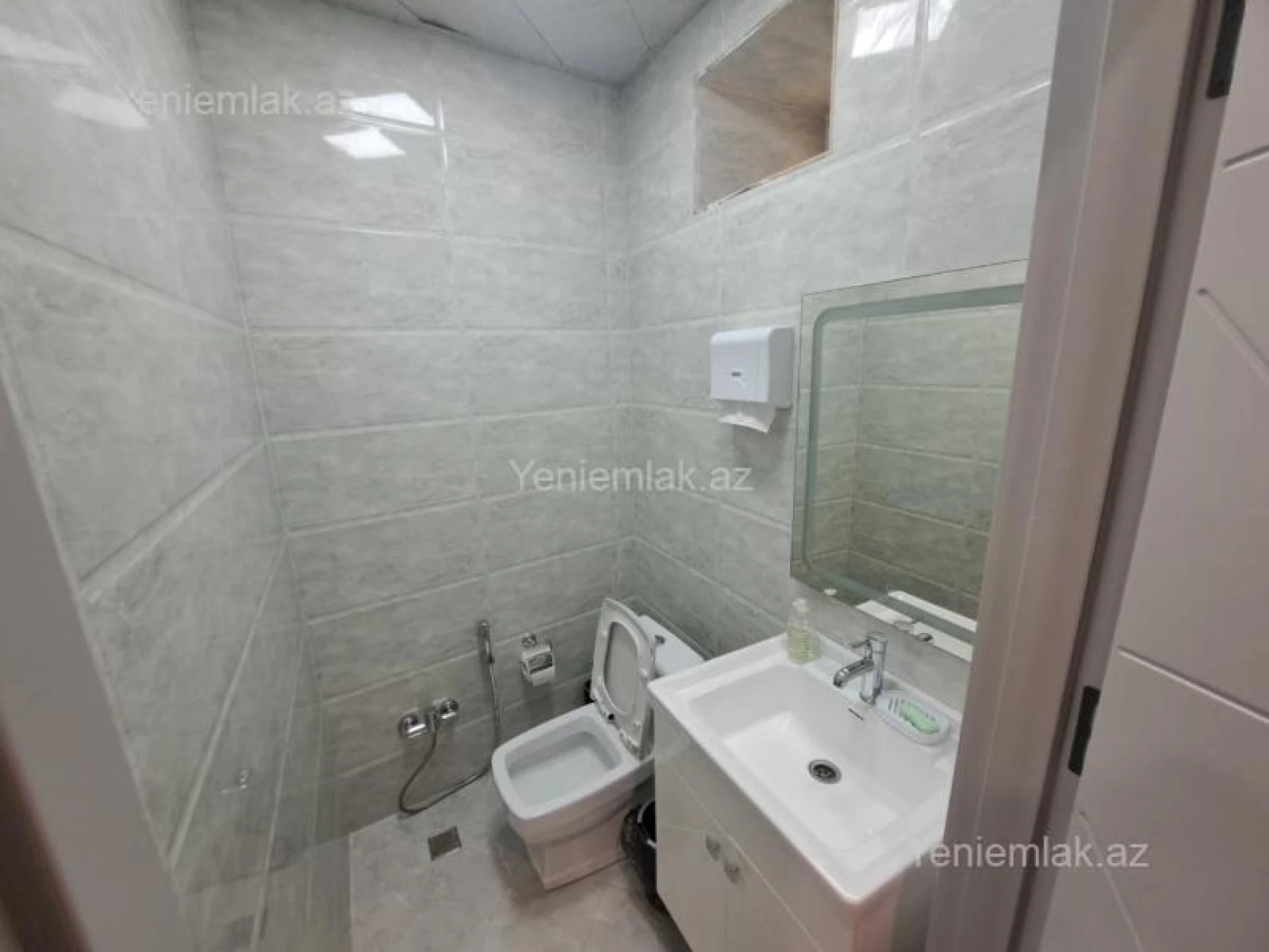 Satılır 4 otaqlı obyekt 100 m²