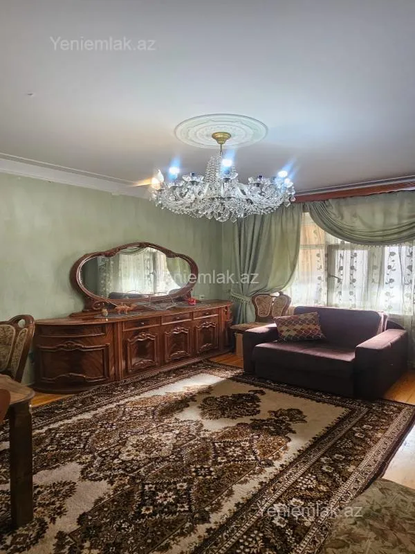 Satılır 3 otaqlı köhnə tikili 80 m²
