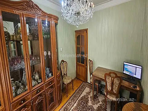 Satılır 3 otaqlı köhnə tikili 80 m²