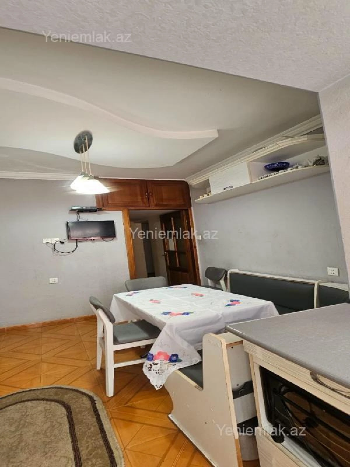Satılır 3 otaqlı köhnə tikili 80 m²