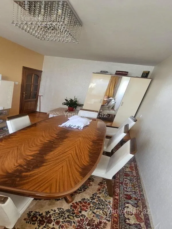 Satılır 3 otaqlı köhnə tikili 80 m²