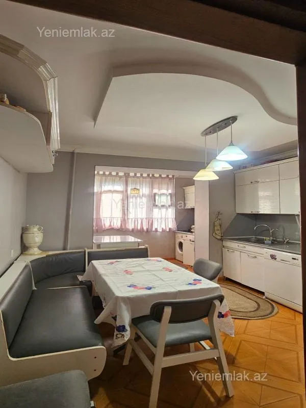 Satılır 3 otaqlı köhnə tikili 80 m²
