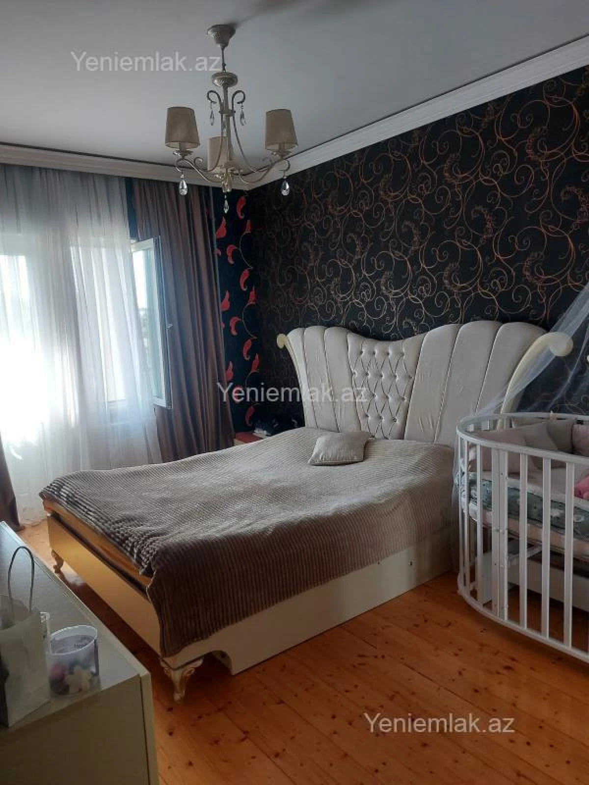 Satılır 4 otaqlı köhnə tikili 100 m²