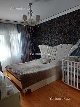 Satılır 4 otaqlı köhnə tikili 100 m²