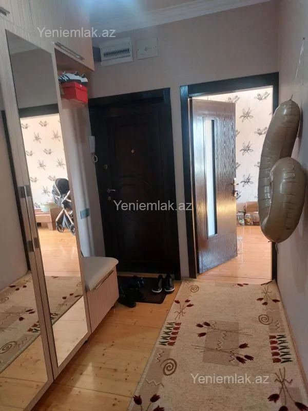 Satılır 4 otaqlı köhnə tikili 100 m²