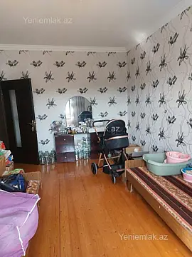 Satılır 4 otaqlı köhnə tikili 100 m²