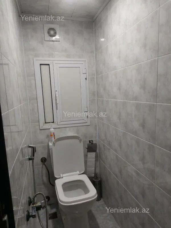 Satılır 4 otaqlı köhnə tikili 100 m²