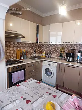 Satılır 4 otaqlı köhnə tikili 100 m²