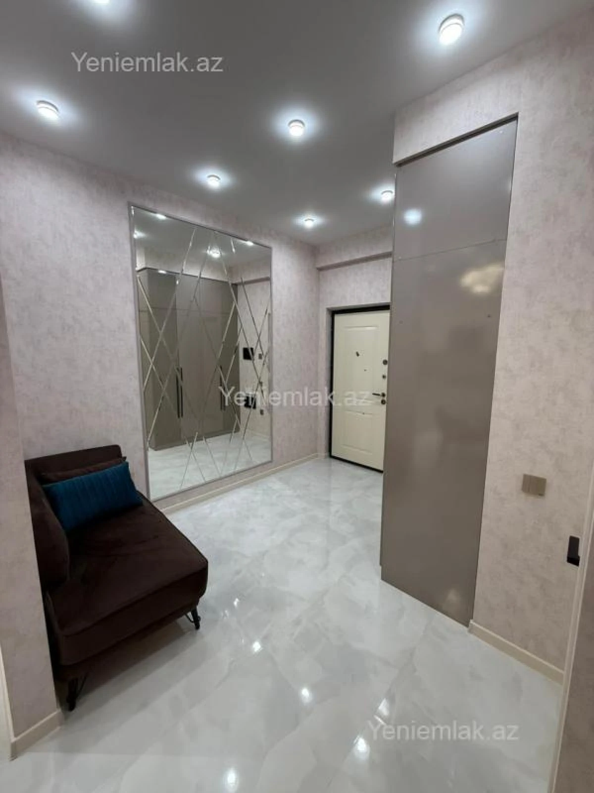 Satılır 2 otaqlı yeni tikili 64 m²