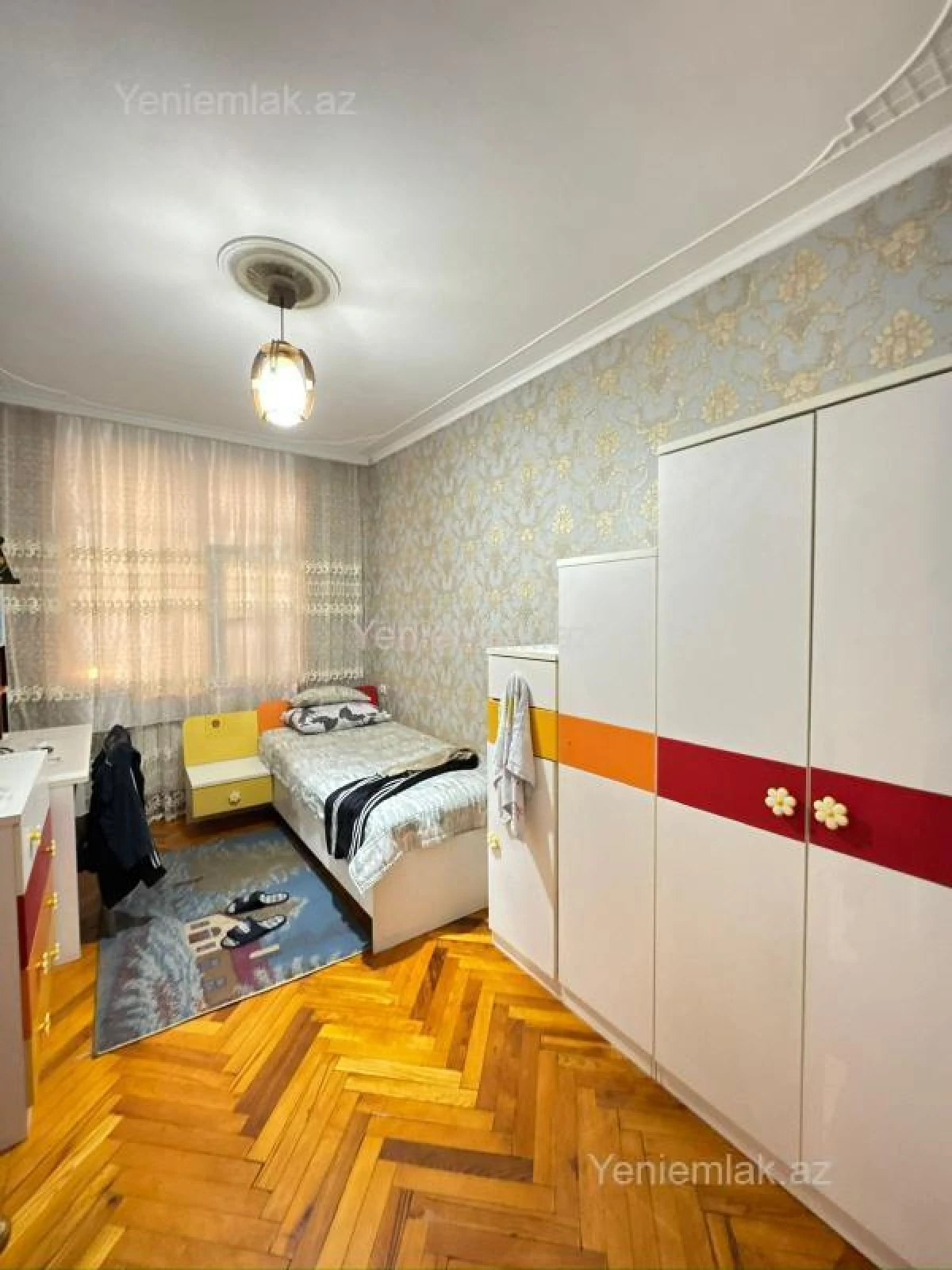 Satılır 4 otaqlı köhnə tikili 100 m²