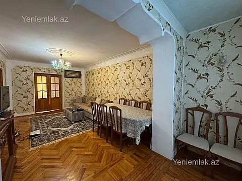 Satılır 4 otaqlı köhnə tikili 100 m²