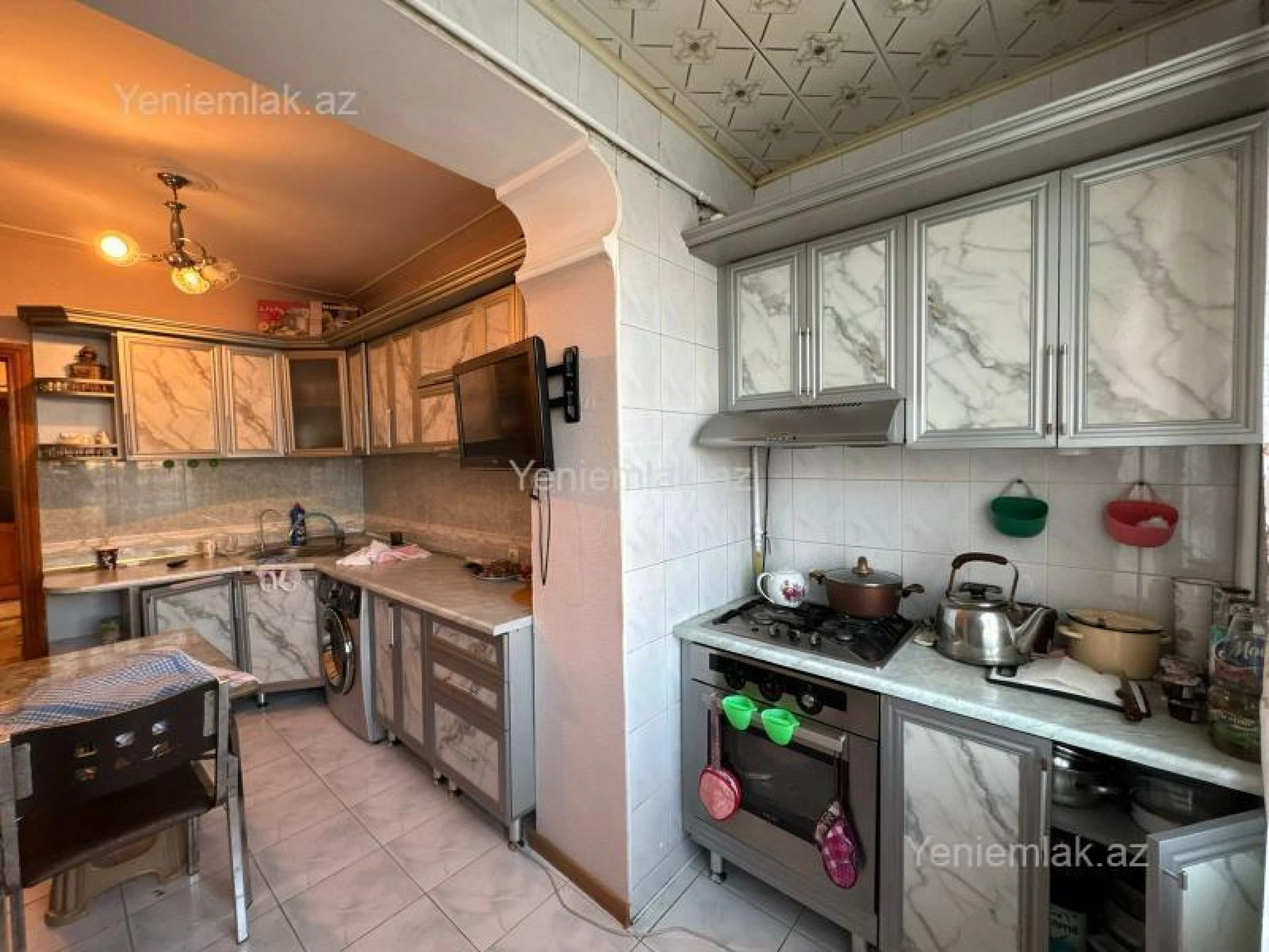 Satılır 4 otaqlı köhnə tikili 100 m²