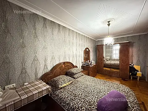 Satılır 4 otaqlı köhnə tikili 100 m²