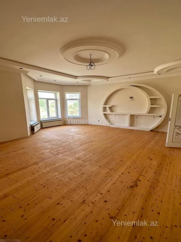 Satılır 7 otaqlı həyət evi 270 m²