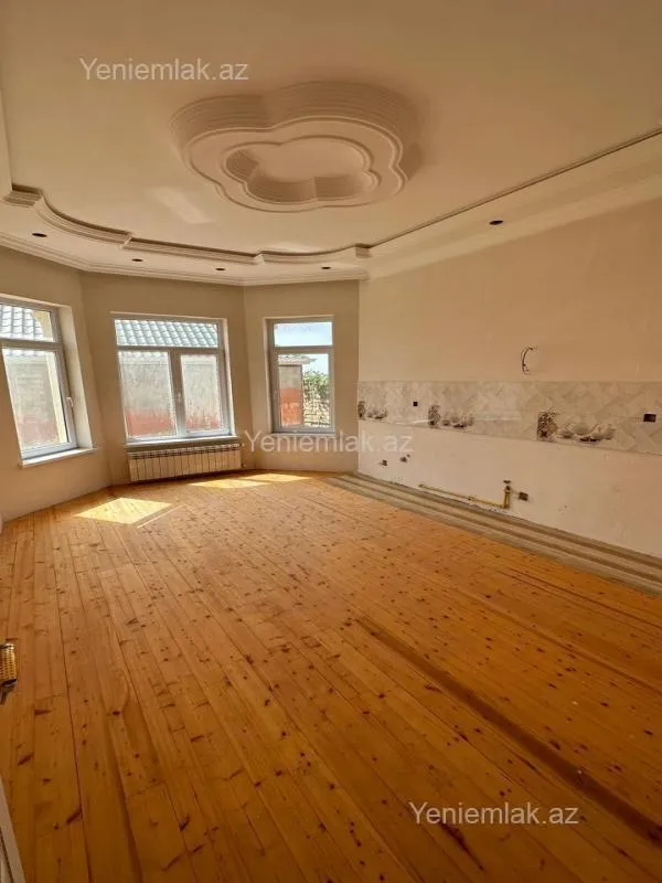 Satılır 7 otaqlı həyət evi 270 m²
