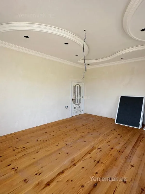Satılır 7 otaqlı həyət evi 270 m²