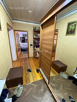 Satılır 4 otaqlı köhnə tikili 100 m²