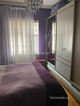 Satılır 4 otaqlı köhnə tikili 100 m²