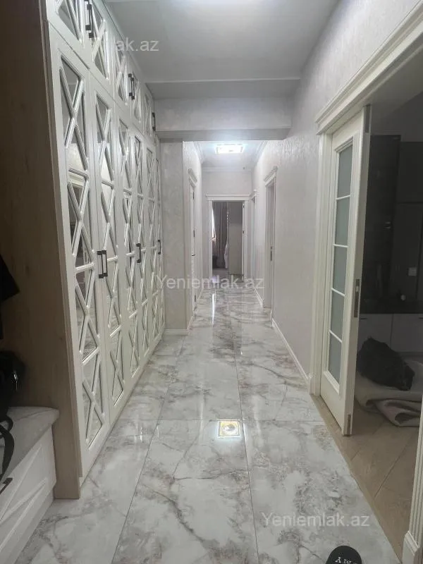 Satılır 4 otaqlı yeni tikili 120 m²