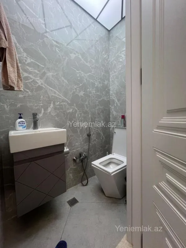 Satılır 4 otaqlı yeni tikili 120 m²
