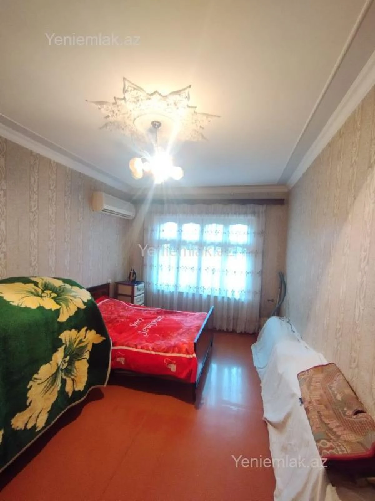 Satılır 4 otaqlı köhnə tikili 110 m²