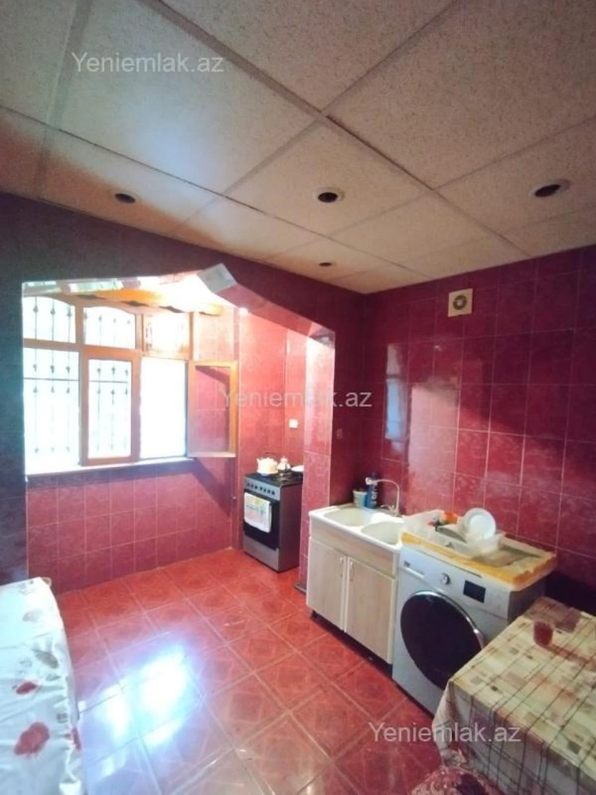 Satılır 4 otaqlı köhnə tikili 110 m²