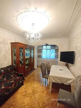 Satılır 4 otaqlı köhnə tikili 110 m²