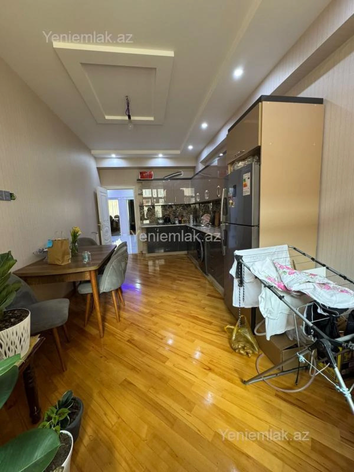 Satılır 3 otaqlı yeni tikili 130 m²