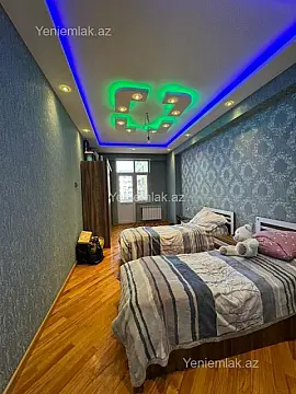 Satılır 3 otaqlı yeni tikili 130 m²