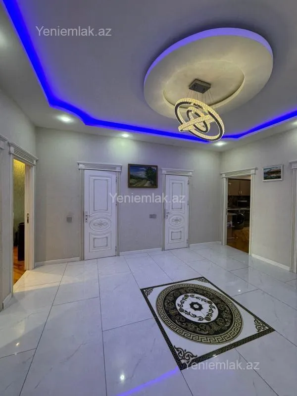 Satılır 3 otaqlı yeni tikili 130 m²