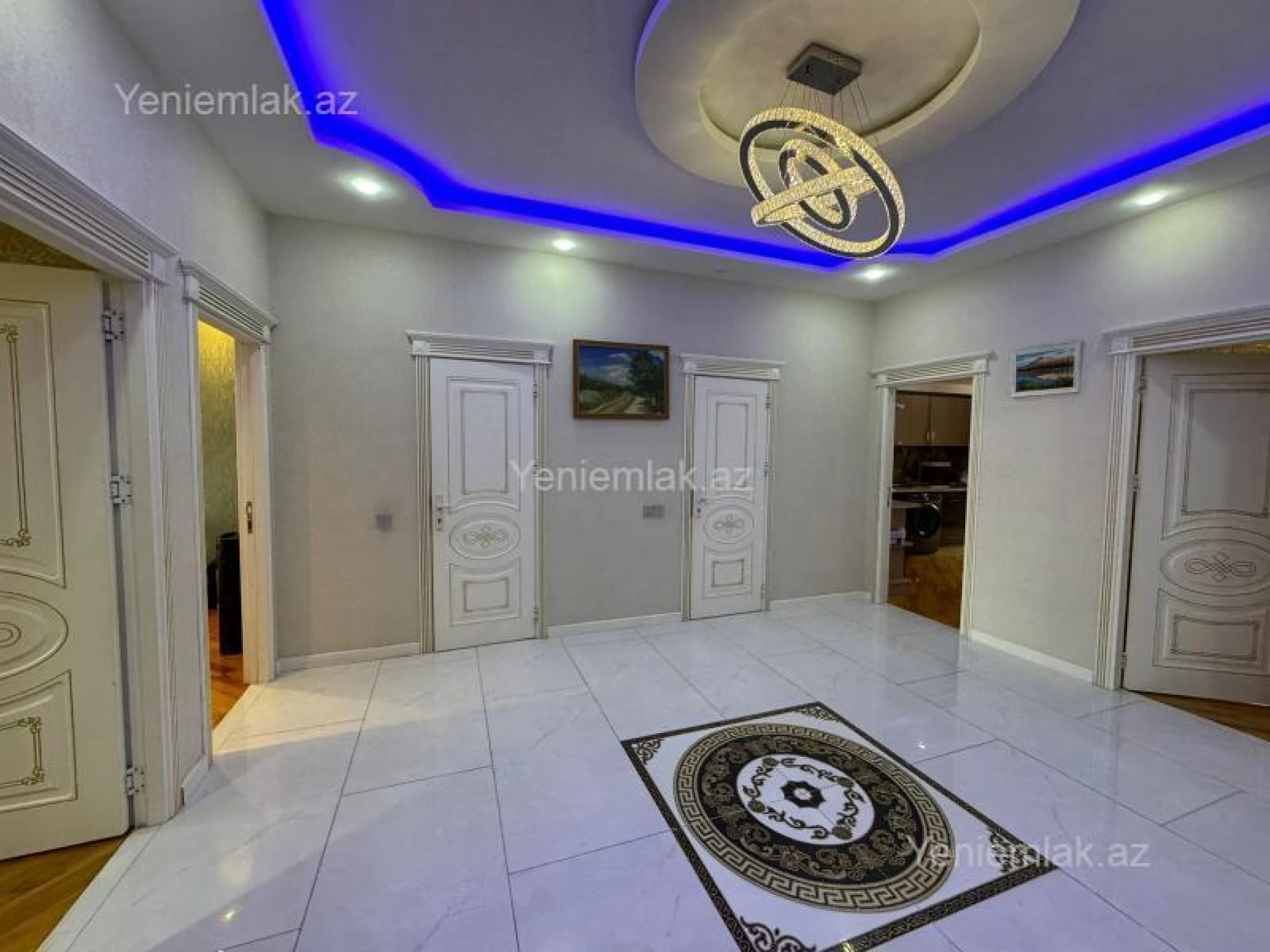 Satılır 3 otaqlı yeni tikili 130 m²