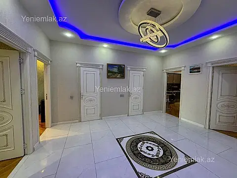 Satılır 3 otaqlı yeni tikili 130 m²