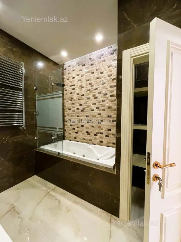 Satılır 3 otaqlı yeni tikili 169 m²