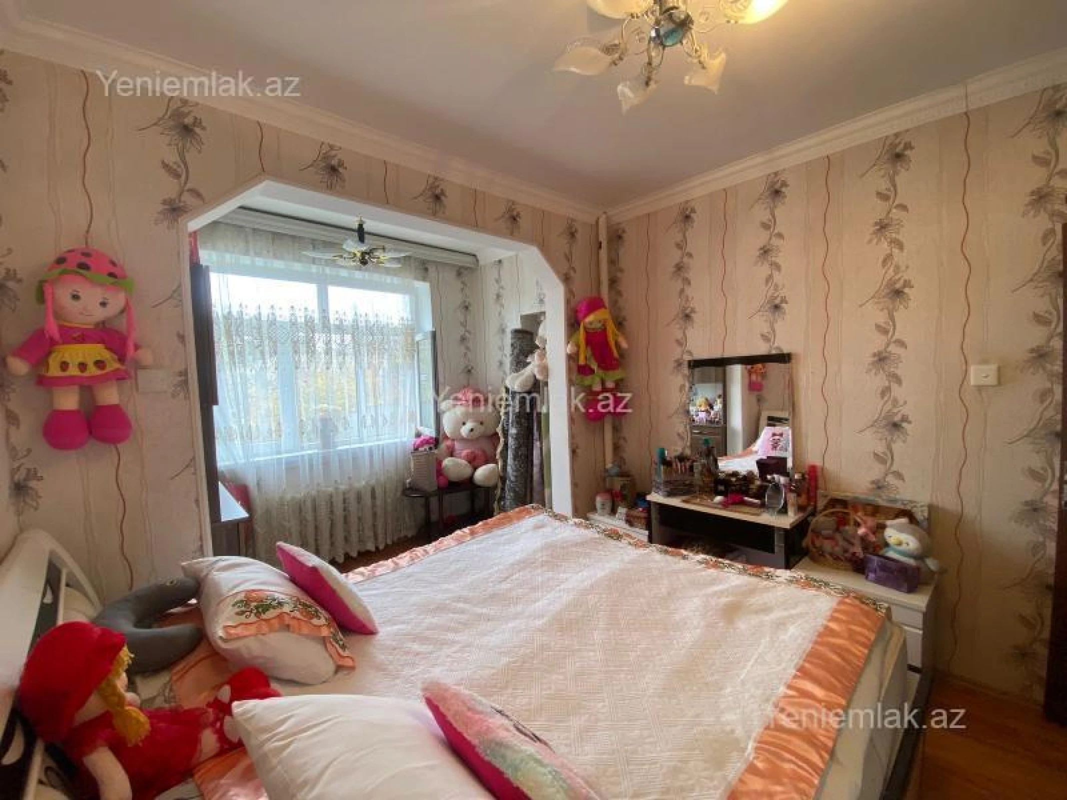 Satılır 4 otaqlı köhnə tikili 100 m²