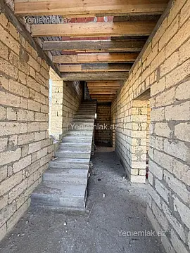 Satılır 5 otaqlı həyət evi 200 m²