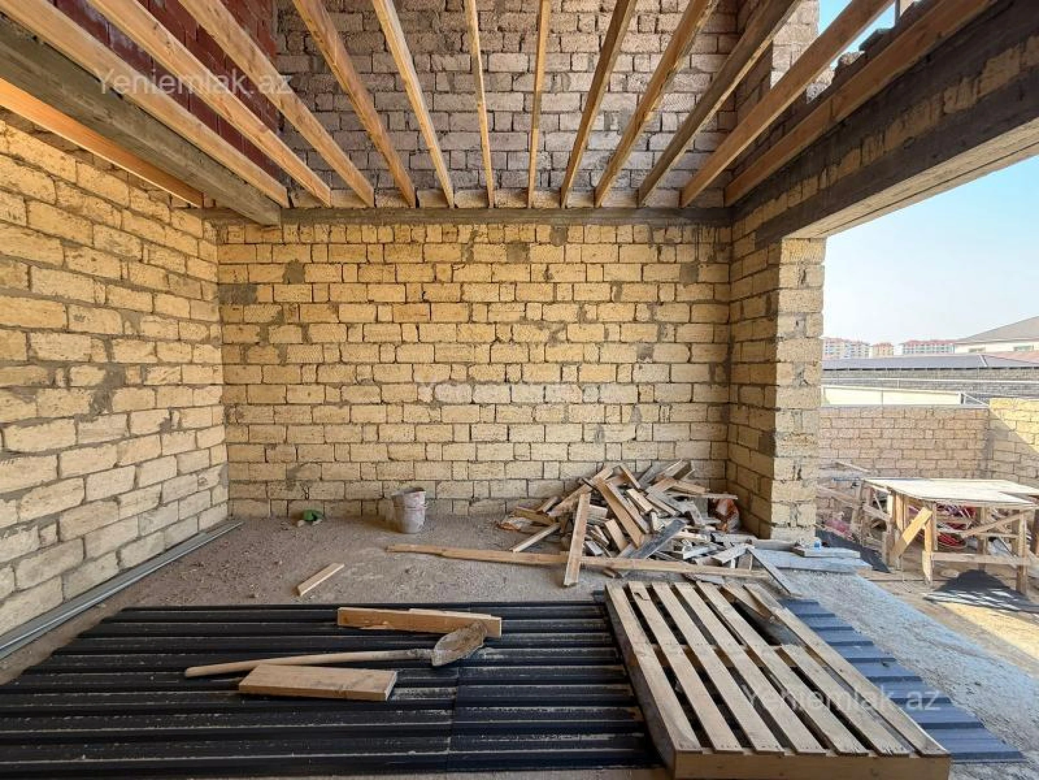 Satılır 5 otaqlı həyət evi 200 m²