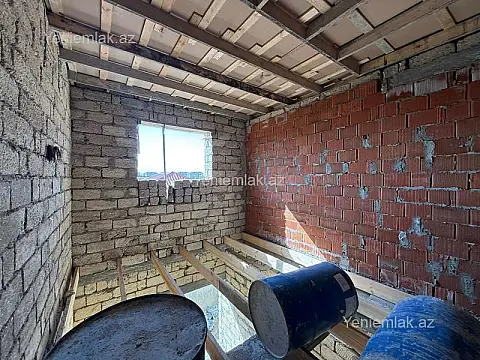 Satılır 5 otaqlı həyət evi 200 m²